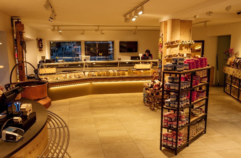 Käsevitrine - Lenk Milch AG